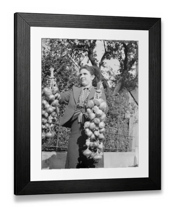 Framed Print : A Spanish onion girl in Sidcup, Kent. 1938 Framed Print : A Spanish onion girl in Sidcup, Kent. 1938