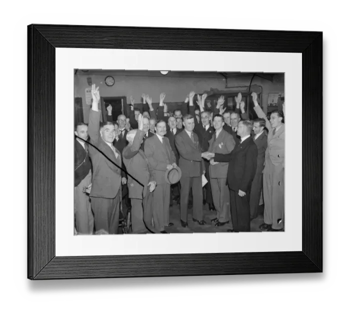 Framed Print : Presentation of the Imperial Service Medal in Dartford, Kent. The medals are presented