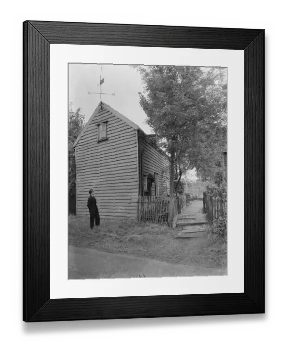 Framed Print : A wooden cottages in Chislehurst, Kent. 1939 Framed Print : A wooden cottages in Chislehurst, Kent. 1939