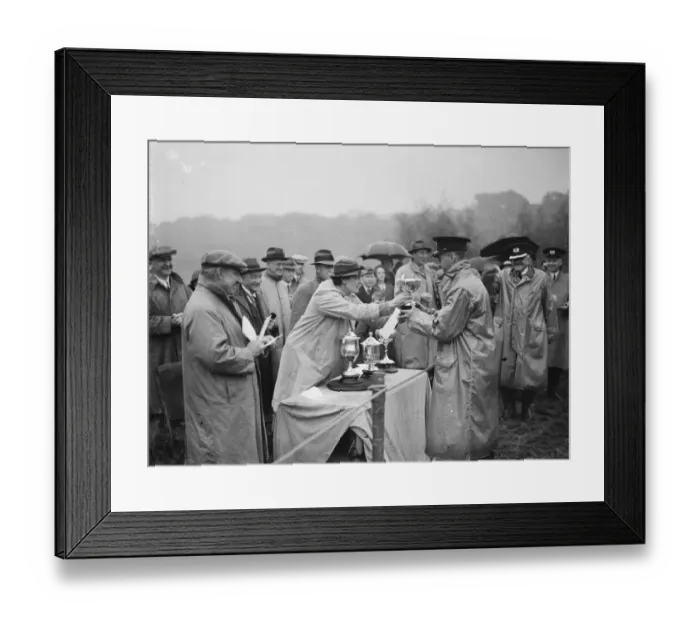 Framed Print : Lady Hart Dyke presents trophies for fire display at Lullingstone Castle, Kent Framed Print : Lady Hart Dyke presents trophies for fire display at Lullingstone Castle, Kent