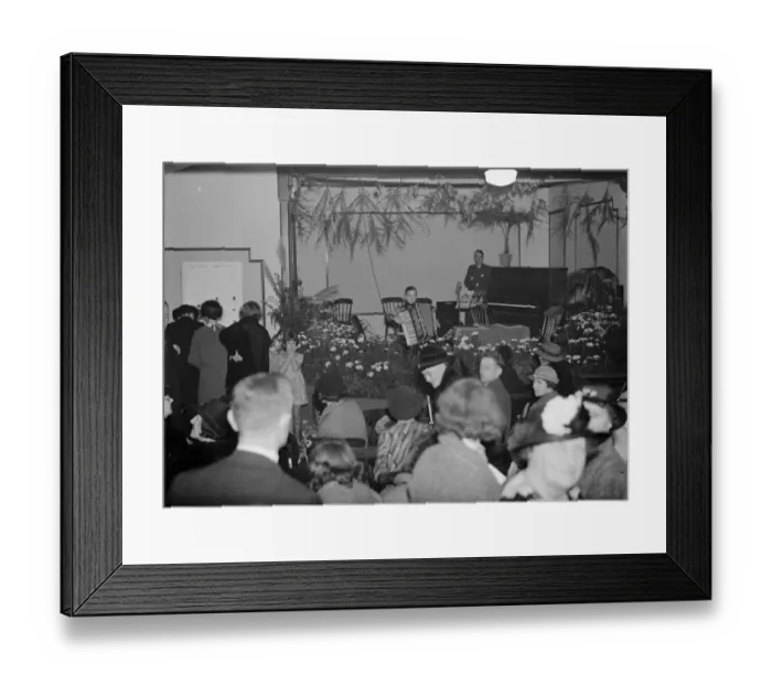 Framed Print : At the bazaar in Welling, Kent, young accordian player, Alan Billington, entertains Framed Print : At the bazaar in Welling, Kent, young accordian player, Alan Billington, entertains