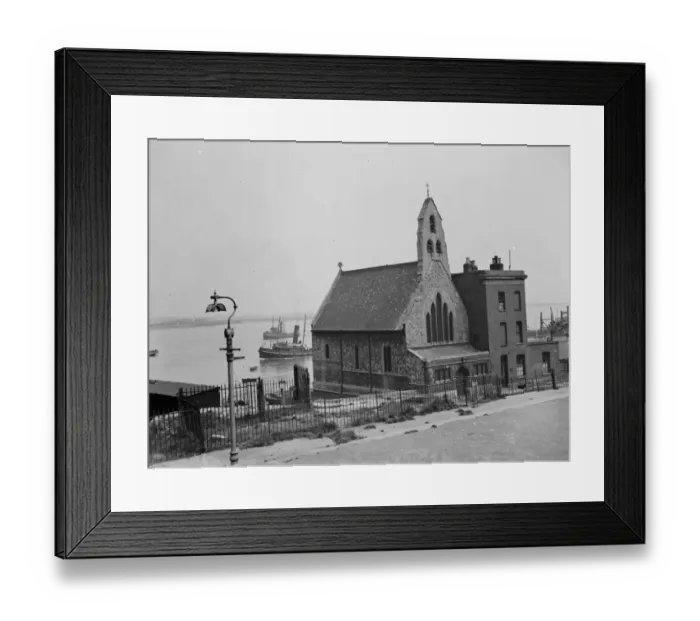 Framed Print : St Andrews Missionary Riverside Church on Royal Pier Road in Gravesend, Kent. 1939