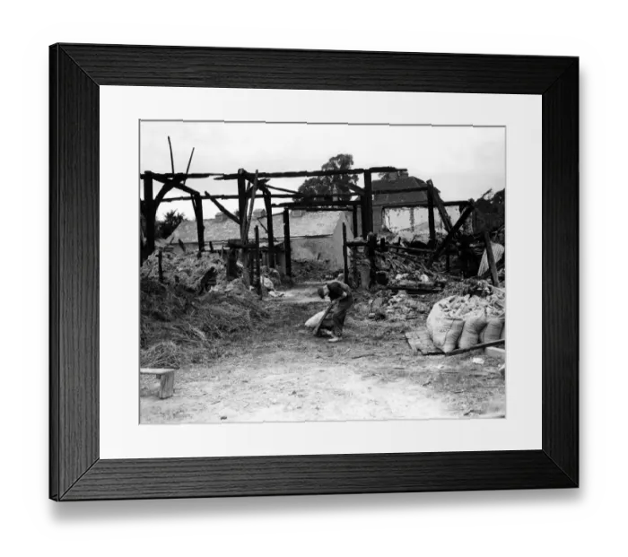 Framed Print : Bomb damage at Alexanders Farm, Eynsford, Kent 30th September 1940 Framed Print : Bomb damage at Alexanders Farm, Eynsford, Kent 30th September 1940