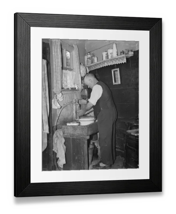 Framed Print : The owner of a cottage in Chislehurst, Kent. 1939 Framed Print : The owner of a cottage in Chislehurst, Kent. 1939