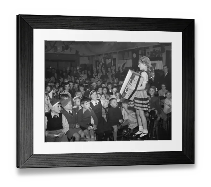 Framed Print : Pat Stoddart playing an accordion at the Chislehurst Conservative Childrens Party Framed Print : Pat Stoddart playing an accordion at the Chislehurst Conservative Childrens Party