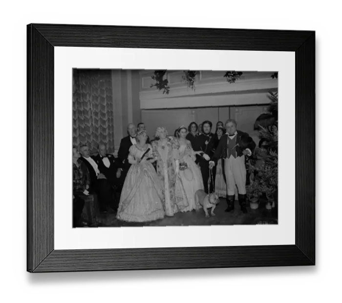 Framed Print : Queen Victoria, the Prince Consort and John Bull with his bulldog arrive Framed Print : Queen Victoria, the Prince Consort and John Bull with his bulldog arrive