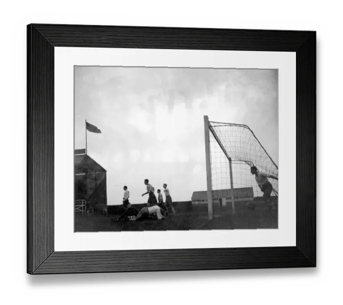 Framed Print : A goal at the Dartford V Enfield football match. 10 November 1934 Framed Print : A goal at the Dartford V Enfield football match. 10 November 1934