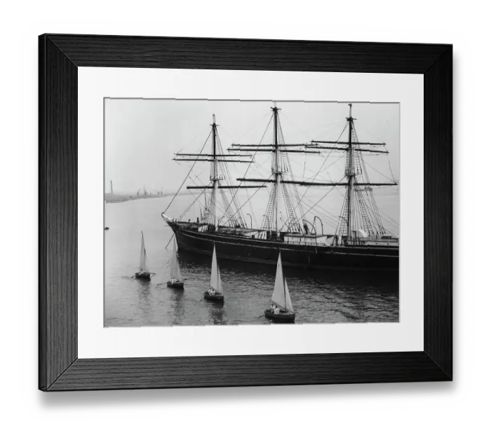 Framed Print : Two man sailing boats sail passed The Cutty Sark on the River Thames off Greenhithe, Kent Framed Print : Two man sailing boats sail passed The Cutty Sark on the River Thames off Greenhithe, Kent