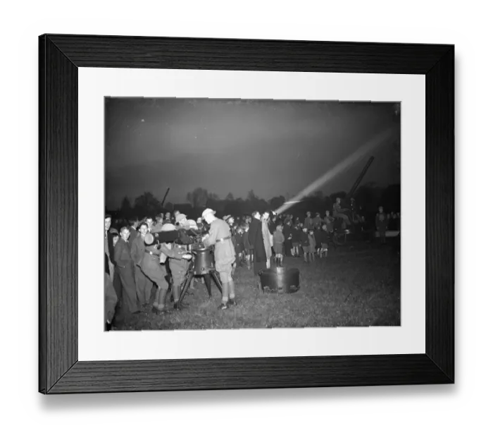 Framed Print : An anti aircraft display in Dartford, Kent. In the foreground personel operate Framed Print : An anti aircraft display in Dartford, Kent. In the foreground personel operate