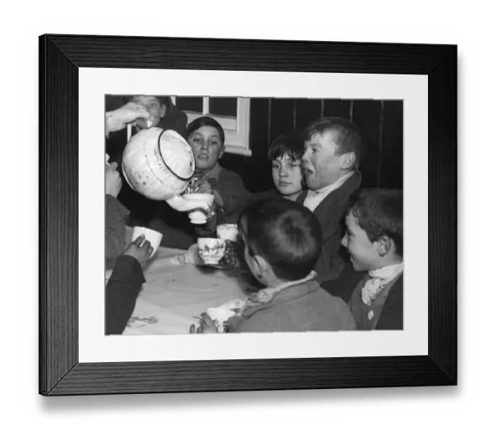 Framed Print : Gypsy children from Orpington, Kent were entertained at a party in the Village Hall Framed Print : Gypsy children from Orpington, Kent were entertained at a party in the Village Hall