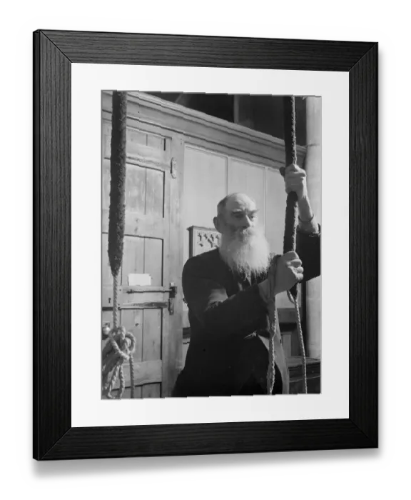 Framed Print : Mr Philip Hodgkin, Kents oldest bellringer. 1939 Framed Print : Mr Philip Hodgkin, Kents oldest bellringer. 1939