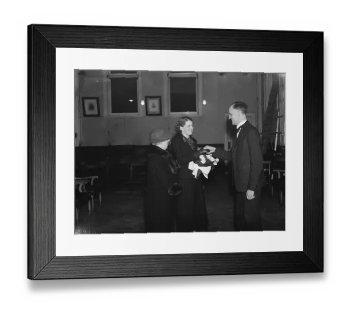 Framed Print : Beauty Queen Mrs Barbara Fox shaking hands with the Mayor of Dartford, Kent Framed Print : Beauty Queen Mrs Barbara Fox shaking hands with the Mayor of Dartford, Kent
