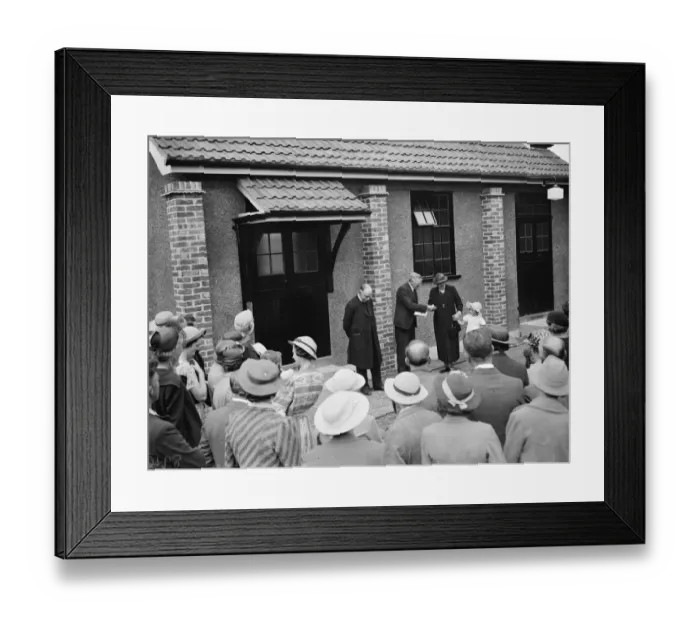 Framed Print : Mrs A Nash opens the new Primary Hall on Poverest Road in St Mary Cray, Kent
