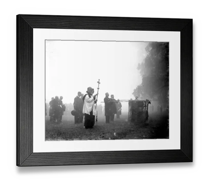 Framed Print : Sidcup Armistice Day in the fog. 11 November 1934