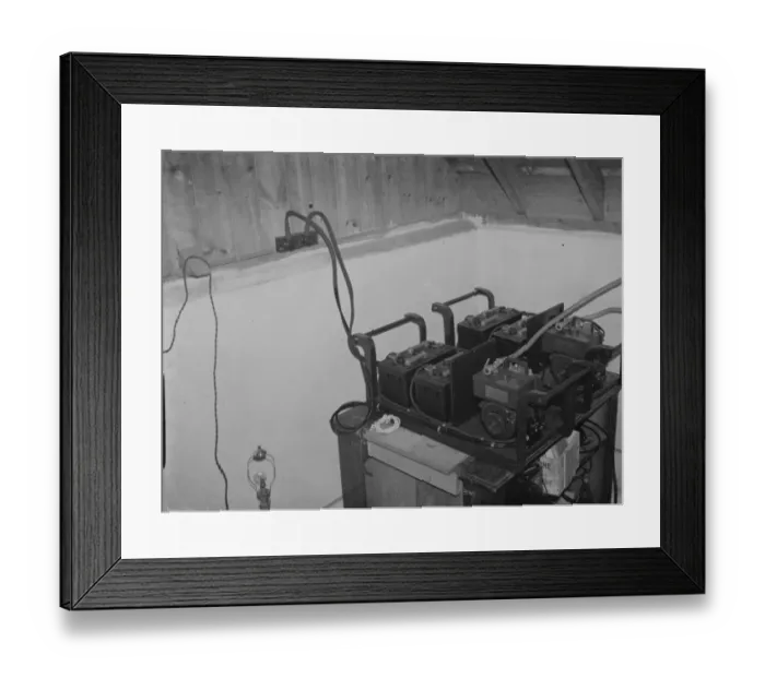Framed Print : A lighting unit at the Western Motor Works garage in Chislehurst, Kent
