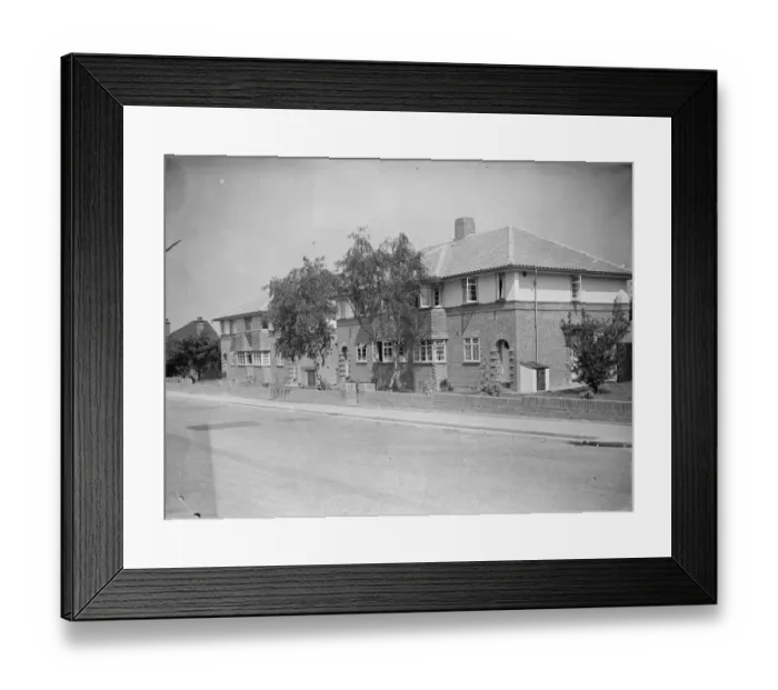 Framed Print : Willet Gardens in Petts Wood, Kent. 1939 Framed Print : Willet Gardens in Petts Wood, Kent. 1939