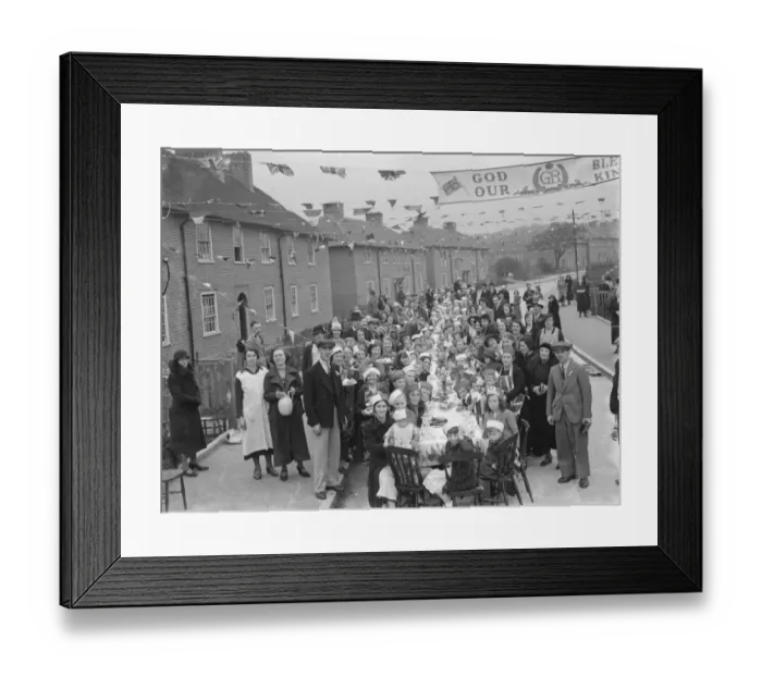 Framed Print : Coronation teas on Franklingham Road in Mottingham, Kent, to celebrate the coronation Framed Print : Coronation teas on Franklingham Road in Mottingham, Kent, to celebrate the coronation