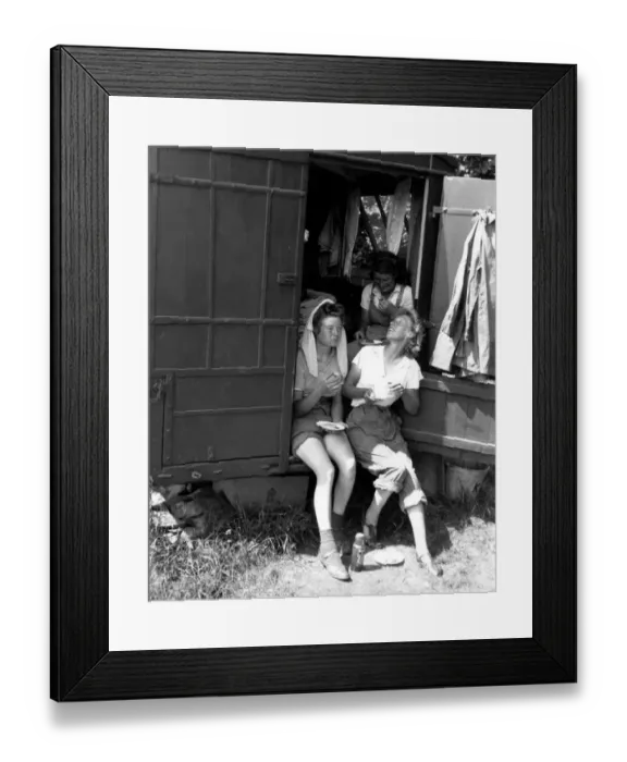Framed Print : Home Front 1942 Land girls at midday break near Meopham, Kent Framed Print : Home Front 1942 Land girls at midday break near Meopham, Kent