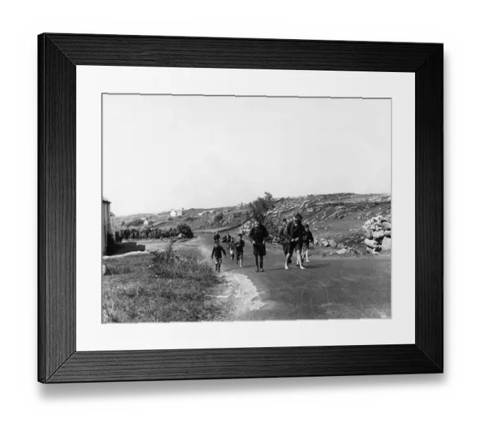 Framed Print : Children leaving school in Donegal 1952 Framed Print : Children leaving school in Donegal 1952