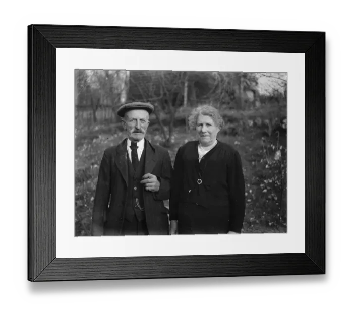 Framed Print : Diamond wedding. Couchma. Franks Farm. Horton Kirby. 1934