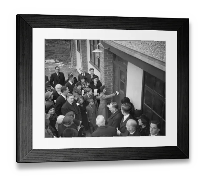 Framed Print : The Sidcup Baptist Hall opening in Kent. 9 April 1938
