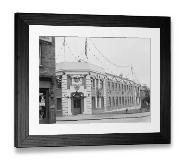 Framed Print : Coronation decorations at Kentish Times in Sidcup, Kent, to celebrate the coronation