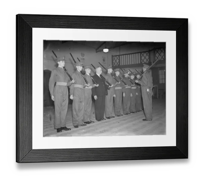 Framed Print : The Dartford territorial unit perform drills with the Mayor. 1938 Framed Print : The Dartford territorial unit perform drills with the Mayor. 1938