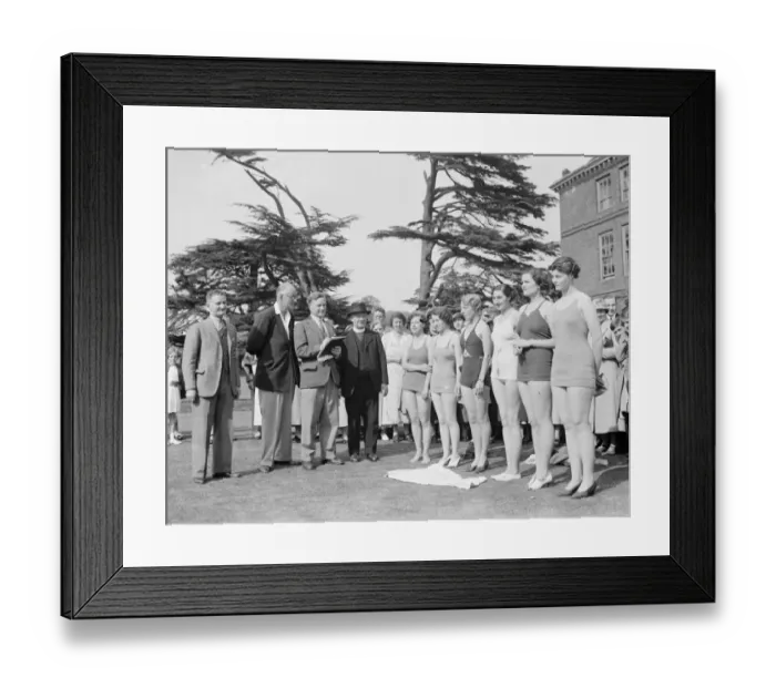 Framed Print : The North Kent Tennis Association at the Lullingstone Castle manor house in Kent