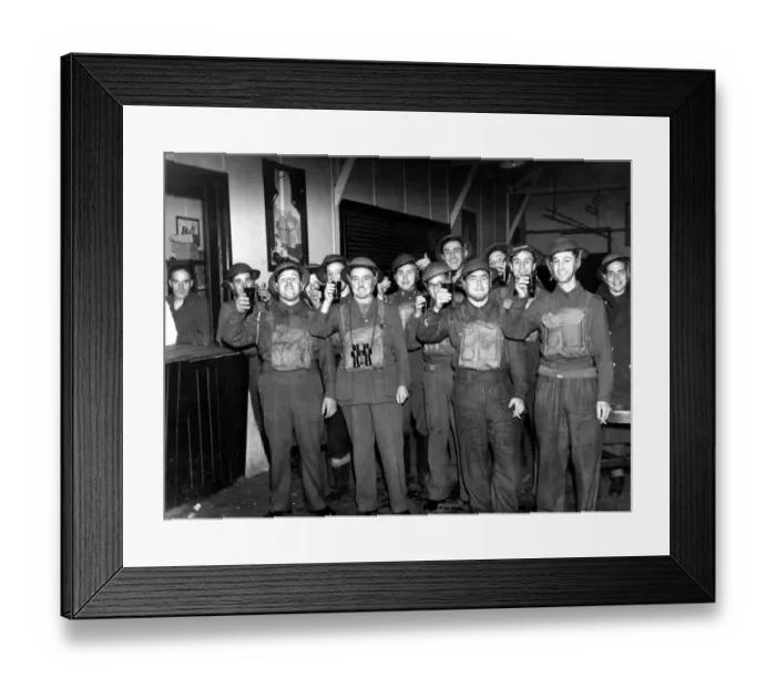 Framed Print : It was drinks on the Major on Monday for a battery of Kent a gunners who bagged