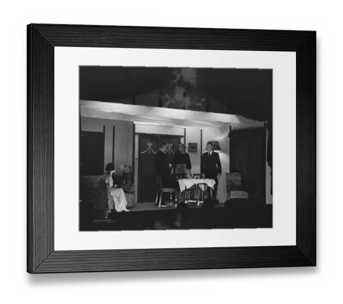 Framed Print : The Hartley Players, an amateur dramatic association from Harley, Kent, performing Framed Print : The Hartley Players, an amateur dramatic association from Harley, Kent, performing