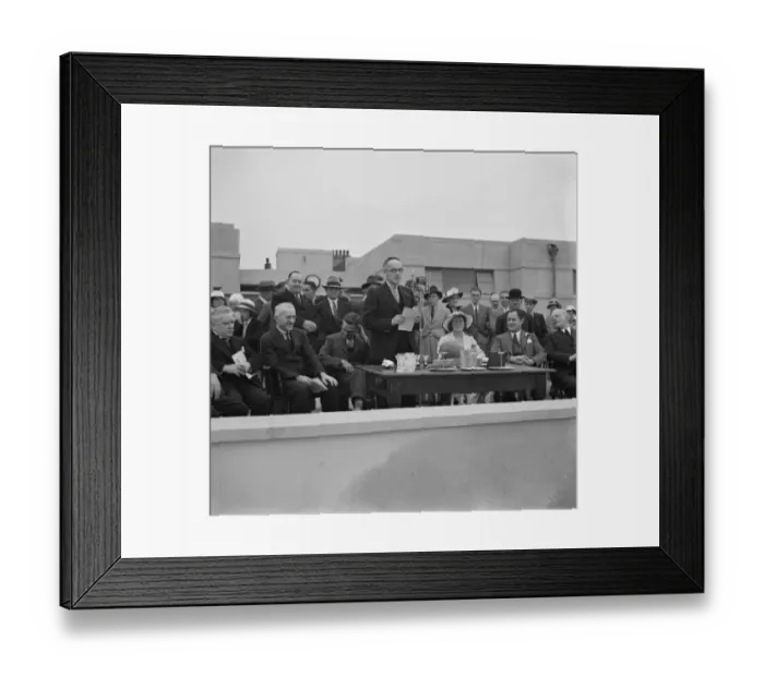Framed Print : The opening of Swanscombe Baths in Kent. 1936 Framed Print : The opening of Swanscombe Baths in Kent. 1936