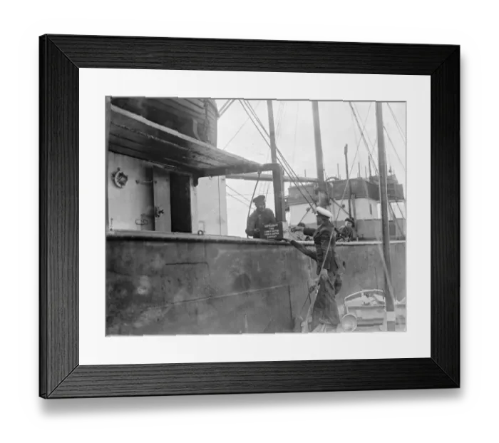 Framed Print : St Andrews Waterside Church Mission in London. They board ships and supply to sailors
