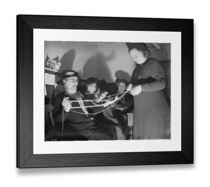 Framed Print : Women doing their voluntary service by knitting in Dartford, Kent. Here they