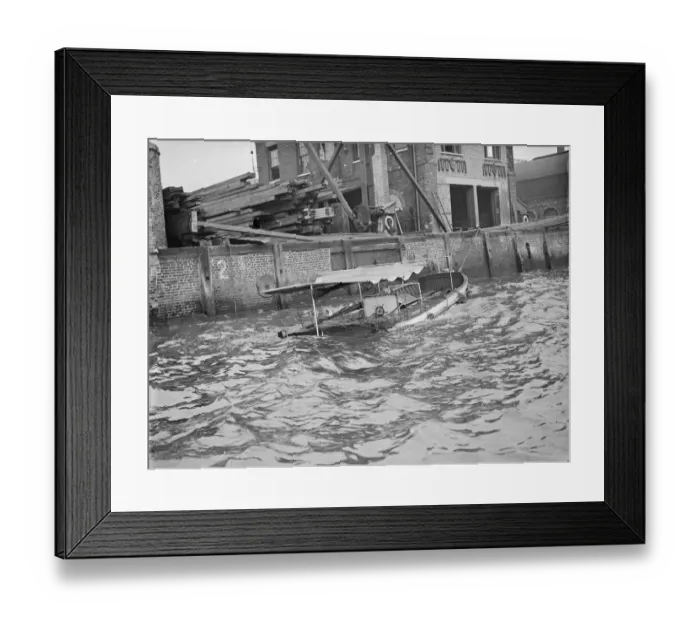 Framed Print : The motor launch Daphne swamped following a collision on the River Thames at Greenwhich Framed Print : The motor launch Daphne swamped following a collision on the River Thames at Greenwhich