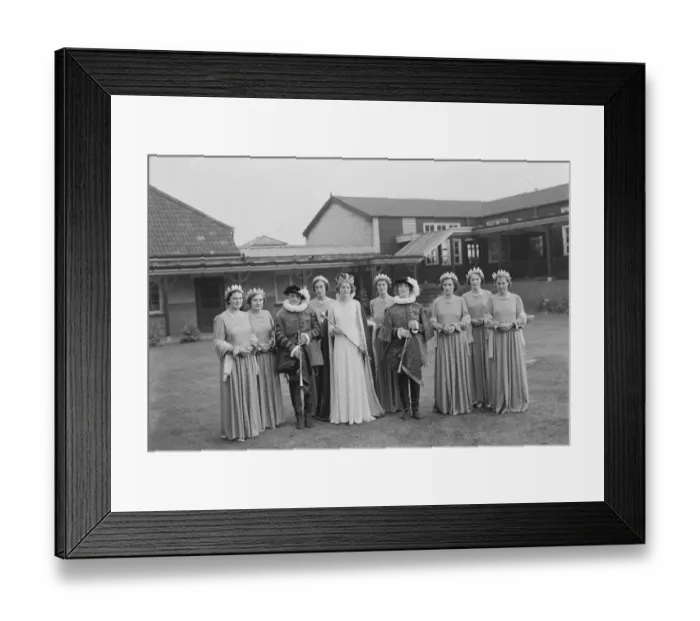 Framed Print : The Dartford Carnival Queen and her attendees, following her coronation. 1937 Framed Print : The Dartford Carnival Queen and her attendees, following her coronation. 1937