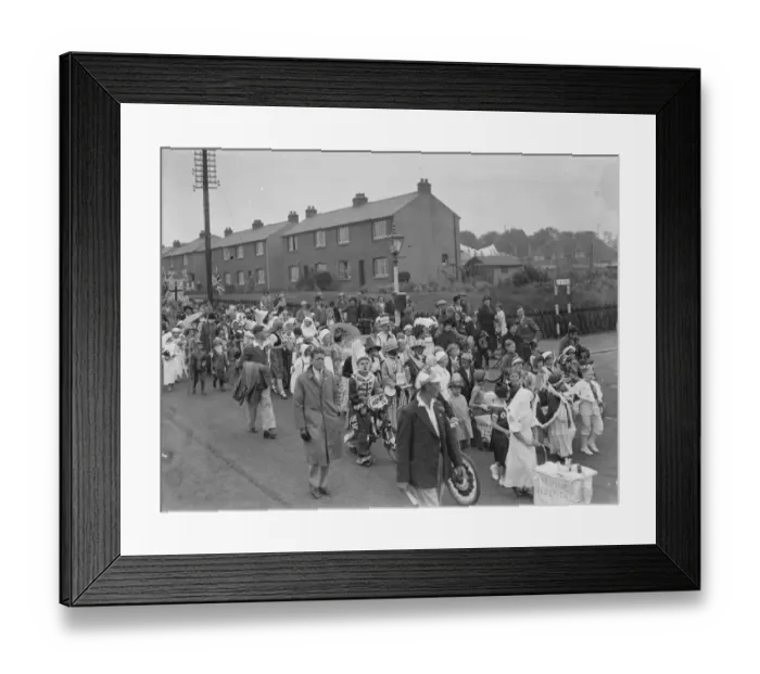 Framed Print : The Coronation Carnival through the street of Stone, Kent, to celebrate the coronation Framed Print : The Coronation Carnival through the street of Stone, Kent, to celebrate the coronation
