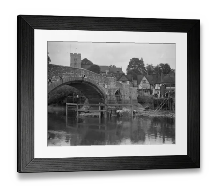 Framed Print : Aylesford bridge repairs, Kent. 1938