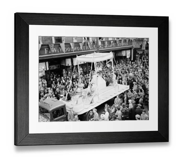 Framed Print : Erith carnival queen sitting on her throne on the back of a lorry at the procession Framed Print : Erith carnival queen sitting on her throne on the back of a lorry at the procession