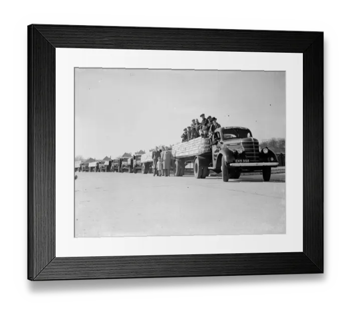Framed Print : Bricks being delivered for the building of the new Woodside Estate at St Mary Cray Framed Print : Bricks being delivered for the building of the new Woodside Estate at St Mary Cray