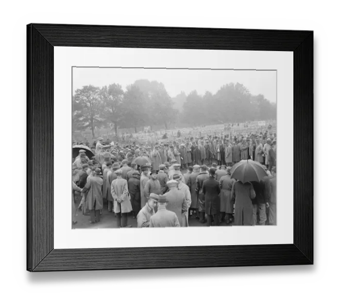 Framed Print : Sheep sale in Maidstone, Kent. 1936 Framed Print : Sheep sale in Maidstone, Kent. 1936