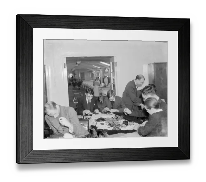 Framed Print : The Queen Marys Hospital in Sidcup, Kent, the new clinic. 8 October 1936