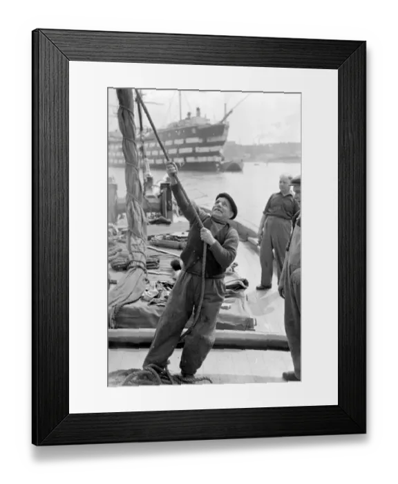 Framed Print : Barge Race (Sailing) preparations for final race Sara On the River Thames off Greenhithe Framed Print : Barge Race (Sailing) preparations for final race Sara On the River Thames off Greenhithe