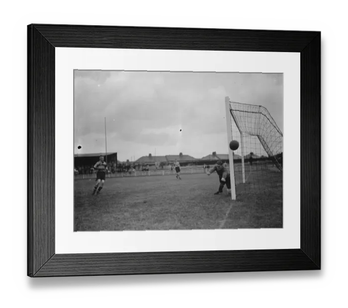 Framed Print : Dartford football. L Jackson, goalkeeper. 1937