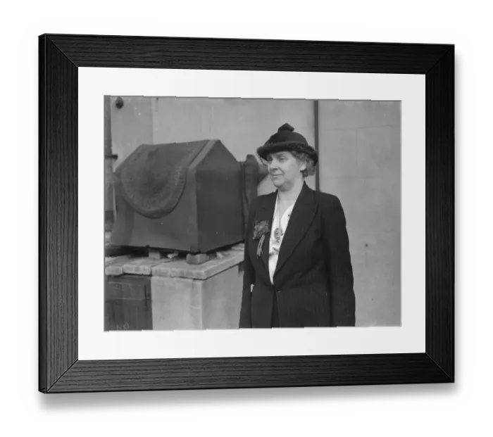 Framed Print : Mrs Janet Jennie Adamson, Labour Party by election candidate for Dartford, Kent