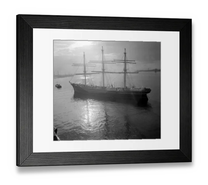 Framed Print : The Cutty Sark on the River Thames off Greenhithe, Kent. 17 July 1952