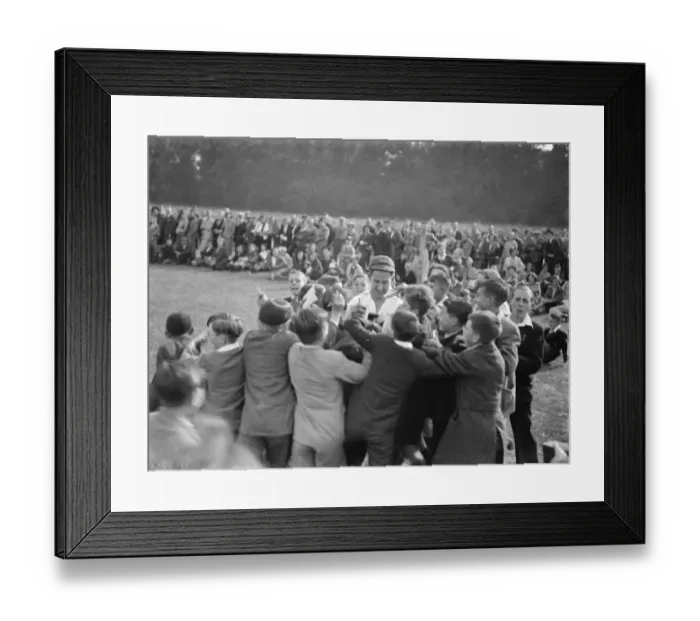 Framed Print : A press cricket team versus Newcross Speedway cricket team at Sidcup, Kent