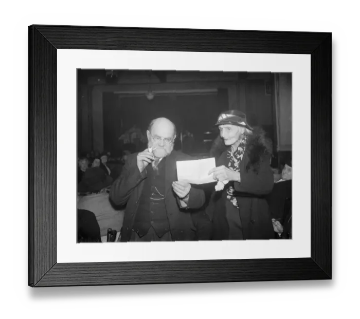 Framed Print : Mr Thurston and Mrs M Wood reading a telegram at an old folks party in Crayford, Kent