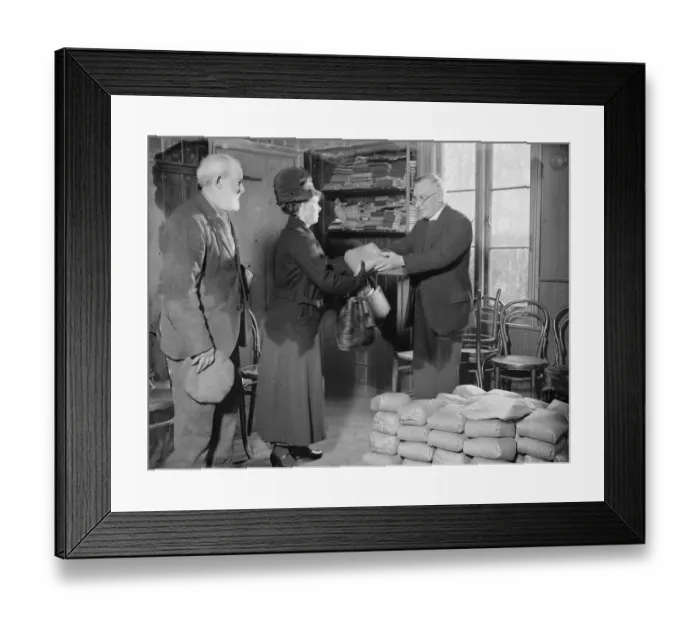 Framed Print : Pea Charity, Horton Kirby. 1934