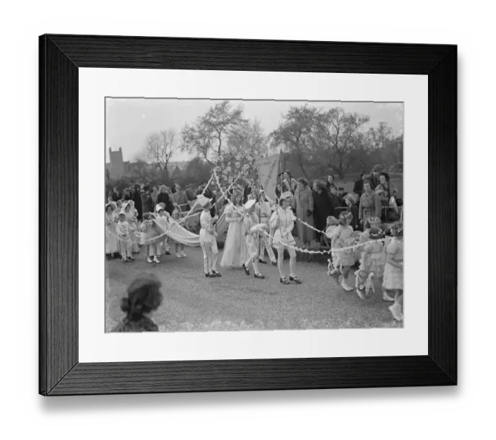 Framed Print : May Day festivities. The procession of the May Day Queen of Chislehurst, Kent Framed Print : May Day festivities. The procession of the May Day Queen of Chislehurst, Kent