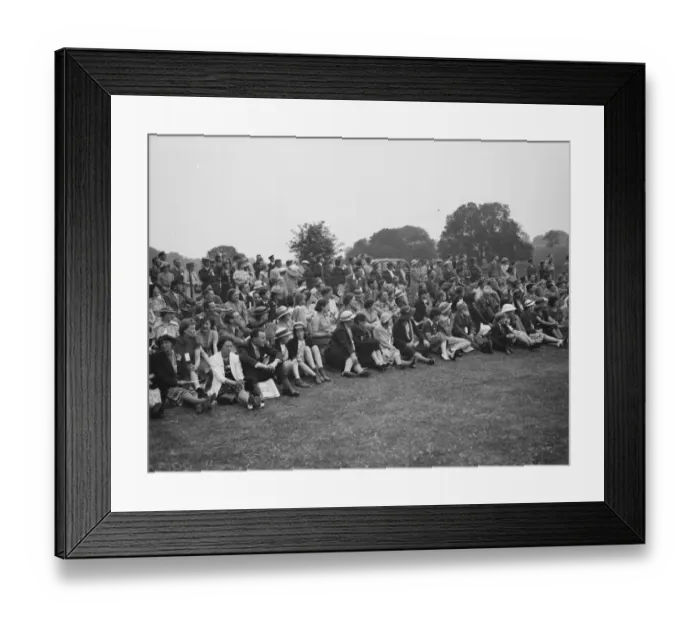 Framed Print : People watching the period dress show at Lullingstone Park near Eynsford, Kent Framed Print : People watching the period dress show at Lullingstone Park near Eynsford, Kent